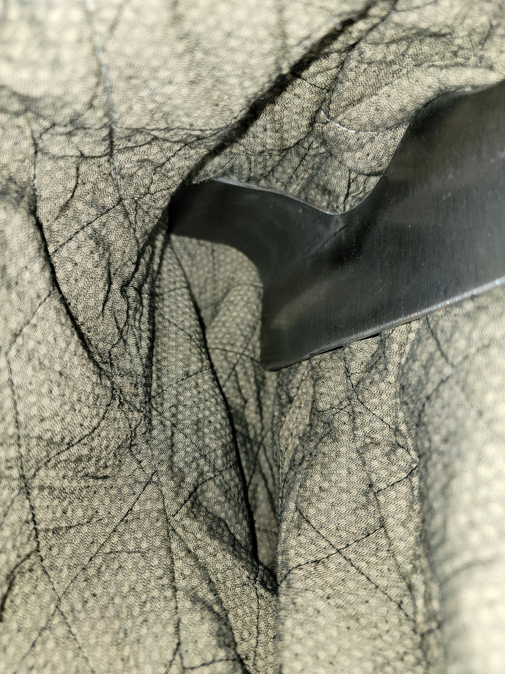 Shoulder plates open the coat and sleeves to reduce drying times and increase air flow
